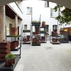 Marco Gaviraghi Calloni 37 Portavaso in ferro><noscript><img width=