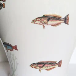 Grand Tour by Vito Nesta Amami Amphora Vaso in porcellana con pesci tropicali H32Cm><noscript><img width=