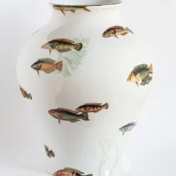 Grand Tour by Vito Nesta Amami Amphora Vaso in porcellana con pesci tropicali H32Cm><noscript><img width=