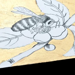 Casarialto Ape dell'Atelier in una scatola Sky dorata di Stefania Dei Rossi><noscript><img width=