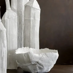 Paola Paronetto Bottiglia Decorativa Cartoccio bianca><noscript><img width=