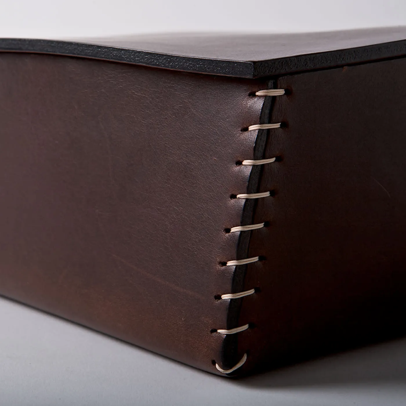 Oscar Maschera Box Tom di Claude Bouchard> Scatole