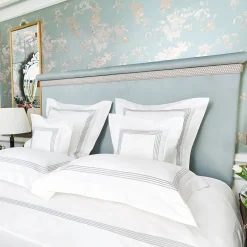 Verderoccia Camicie da letto Boudoir bianco e grigio chiaro di Four Generations><noscript><img width=