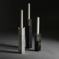 Kreoo Candeliere in marmo nero e oro Trinity S> Candelieri E Portacandele