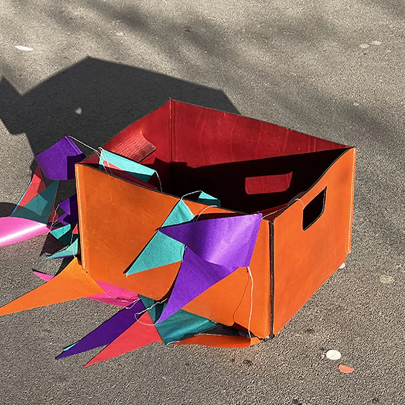 Oscar Maschera Cestino color olmo Brad con manici di Claude Bouchard> Ceste