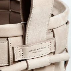 Bottega Conticelli Cestino in pelle intrecciata grigio><noscript><img width=