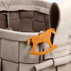 Bottega Conticelli Cestino in pelle intrecciata grigio><noscript><img width=