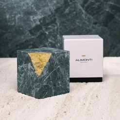 Alimonti Milano Colpo Da Maestro Scultura cubica in marmo argentato foglia oro> Sculture Decorative
