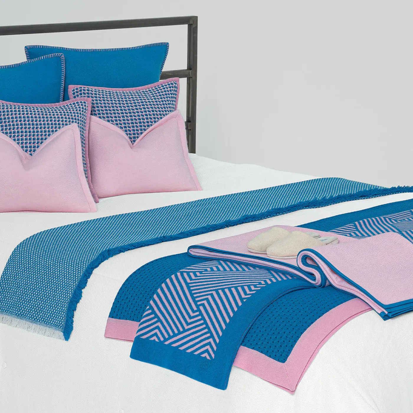 Masserano Cashmere Coperta Biella in pelle blu e rosa> Coperte
