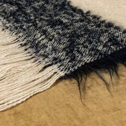 The House of Lyria Coperta Druig con frange beige e blu><noscript><img width=