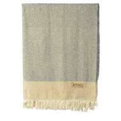 The House of Lyria Coperta Hela con frange grigio chiaro e beige> Coperte