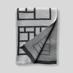 Lanificio Leo Coperta nera Insula di V. Mancini e P. Iaconantonio> Coperte