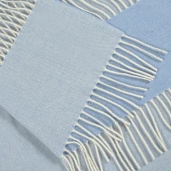 Rivolta Carmignani Coperta piccola azzurra con frange Defilé><noscript><img width=