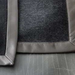 Alonpi Coperta piccola nera con orlo in pelle Salon><noscript><img width=