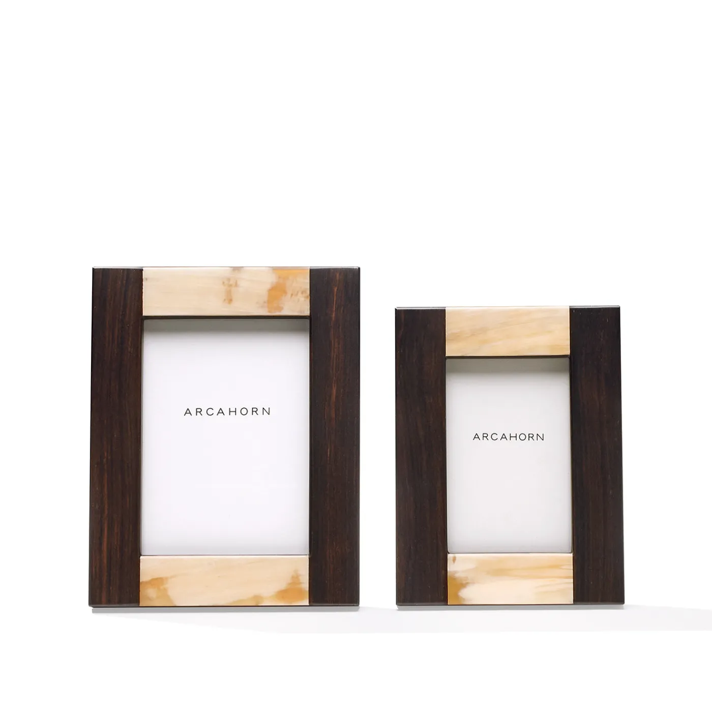 Arcahorn Cornice Grande Medea in Corno e Ebano> Cornici