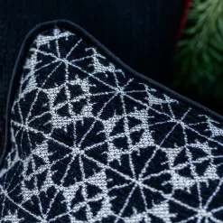 l'Opificio Cuscino Carrè quadrato bianco e nero in tessuto jacquard geometrico><noscript><img width=