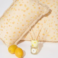 Carola fra i Trulli Cuscino grande con frange color crema e giallo> Cuscini