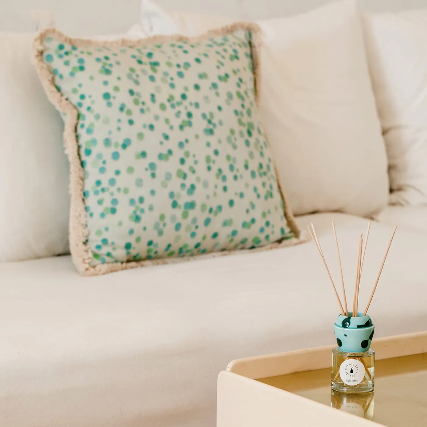 Carola fra i Trulli Cuscino grande con frange verdi e acquatiche> Cuscini