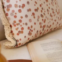 Carola fra i Trulli Cuscino grande con frange color caramello e marrone><noscript><img width=