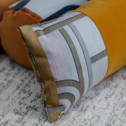 l'Opificio Cuscino in velluto giallo Les Intrigues con fascia rettangolare><noscript><img width=