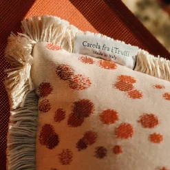 Carola fra i Trulli Cuscino piccolo con frange rosse e fucsia><noscript><img width=