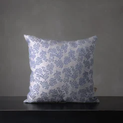 The House of Lyria Cuscino quadrato Murcia in jacquard floreale argentato e blu> Cuscini
