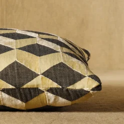 The House of Lyria Cuscino rettangolare Ingannevole> Cuscini