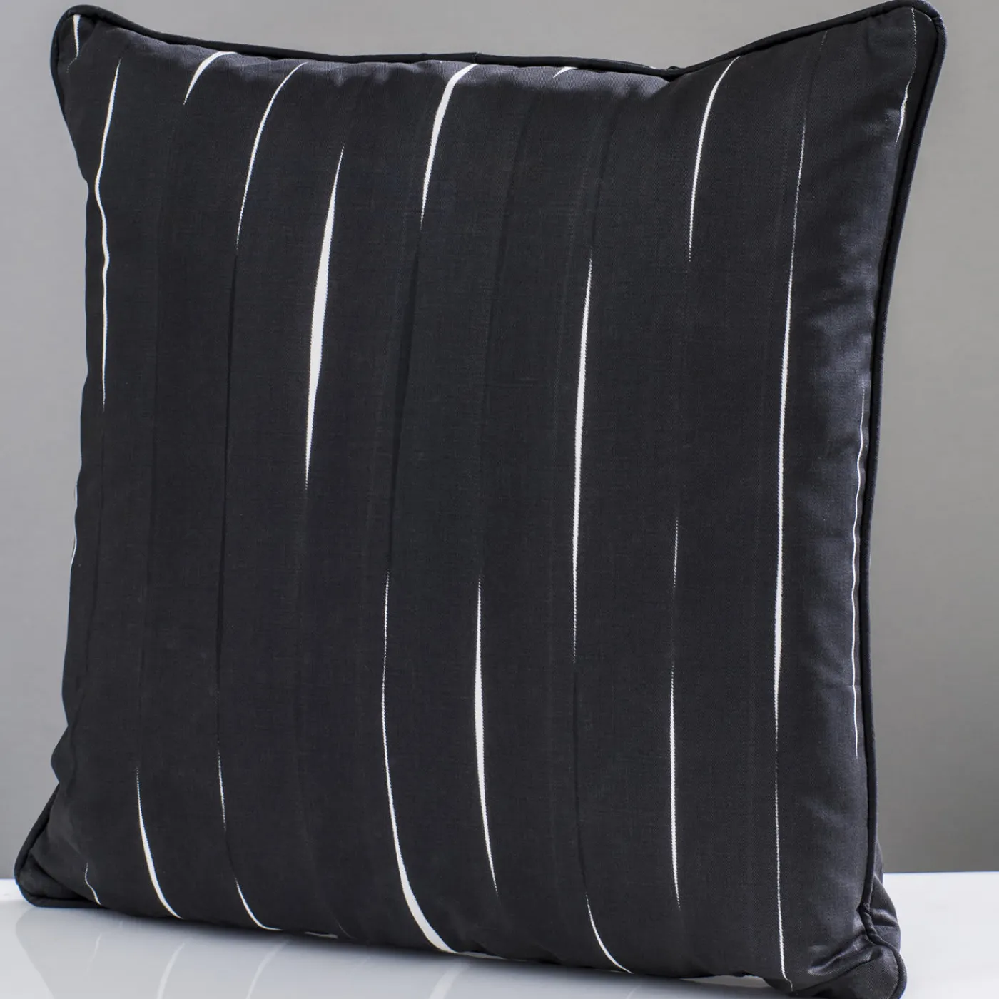 Livio De Simone Cuscino Unito Nero> Cuscini