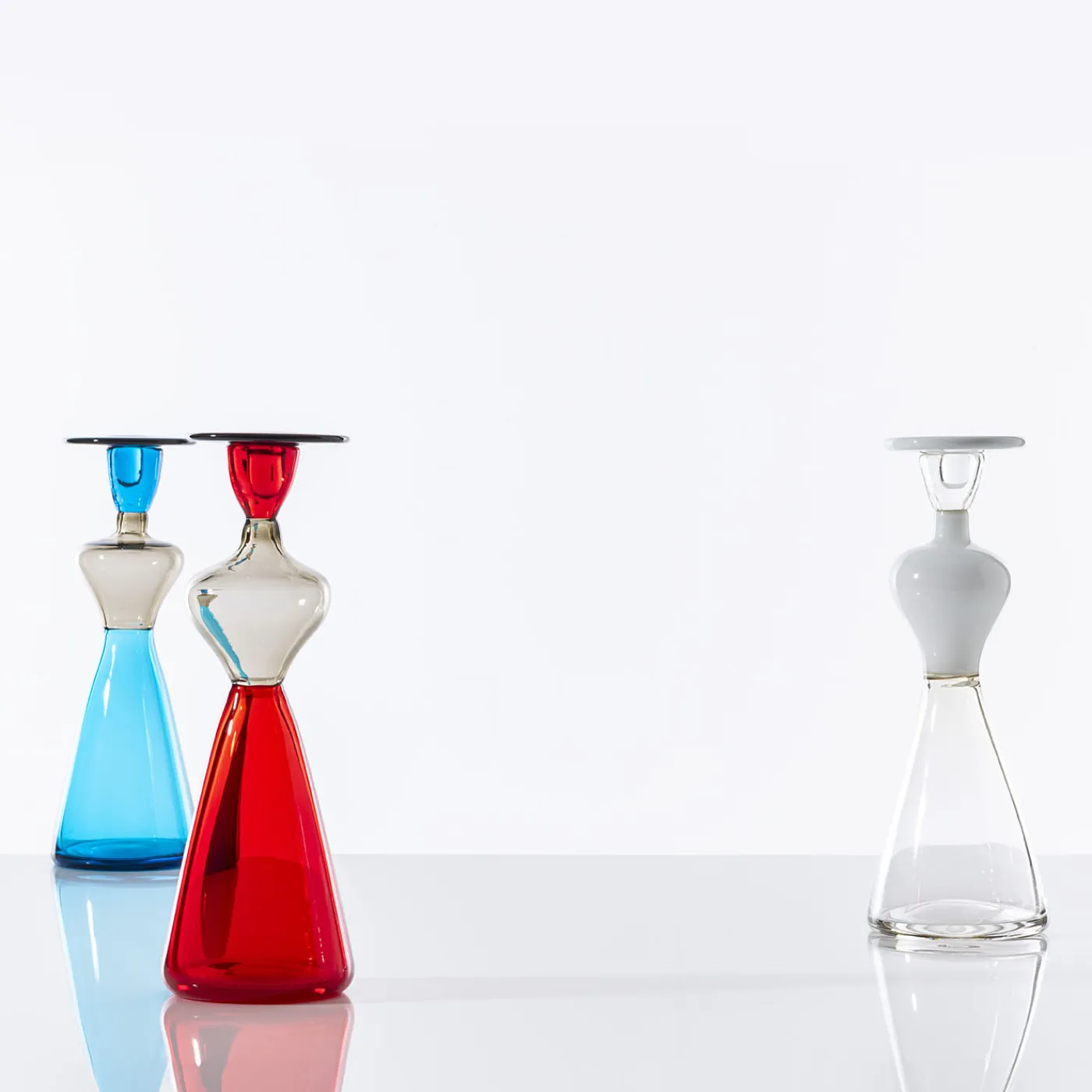 Venini Donna Campigliesca Vaso antropomorfo in vetro bianco di Gio Ponti> Bottiglie Decorative