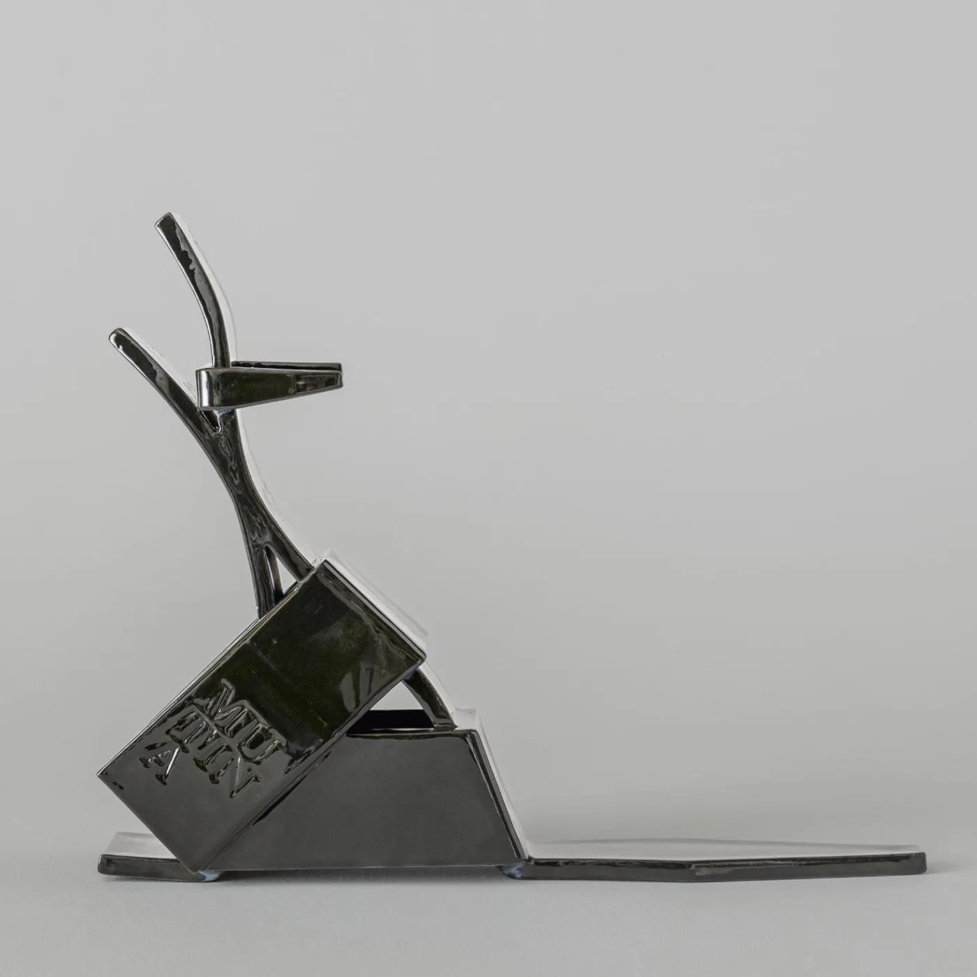 Mutina El Lobo Nero Oggetto Decorativo di Patricia Urquiola> Statuine