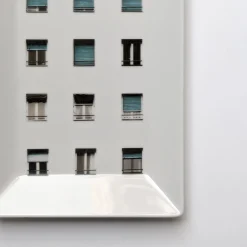 Grand Tour by Vito Nesta La Finestra Sul Cortile Piccola Videopoche rettangolare in porcellana #1><noscript><img width=