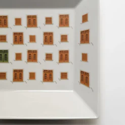 Grand Tour by Vito Nesta La Finestra Sul Cortile Piccolo Quadrato in porcellana Videopoche #1><noscript><img width=