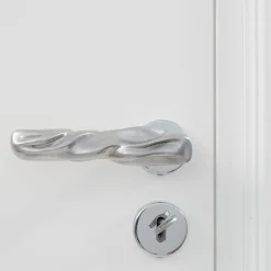 NIVA Design Maniglia in alluminio Fiocco di Nicole Valenti><noscript><img width=