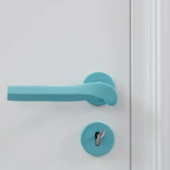 NIVA Design Maniglia Prisma lucidata blu chiaro di Nicole Valenti> Maniglie