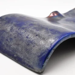 Design Center 1991 Piatto centrotavola Onda Piccola Ramato/Blu di Nino Basso> Centrotavola