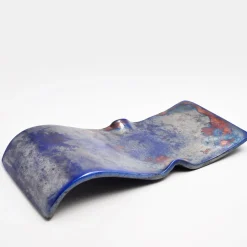 Design Center 1991 Piatto centrotavola Onda Piccola Ramato/Blu di Nino Basso><noscript><img width=