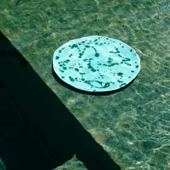 Carola fra i Trulli Piatto decorativo in ceramica verde e acqua><noscript><img width=