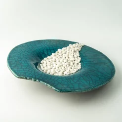 Design Center 1991 Piatto Decorativo Incanto Mediterraneo In Ceramica Blu Di Nino Basso><noscript><img width=