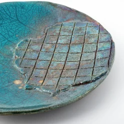 Design Center 1991 Piatto Decorativo Riflessi Veneziani In Ceramica Blu Di Nino Basso><noscript><img width=