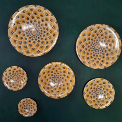 La Bottega del Vasaio Piuma di pavone gialla ⌀ Piatto decorativo da 20 cm> Piatti Decorativi