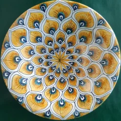 La Bottega del Vasaio Piuma di pavone gialla ⌀ Piatto decorativo da 25 cm><noscript><img width=