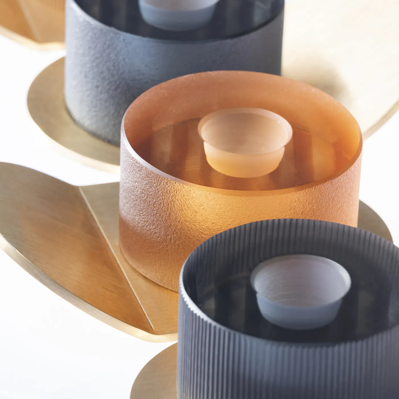 Purho Portacandele Lumino Stripe in acciaio grigio e cristallo di Federico Peri> Candelieri E Portacandele