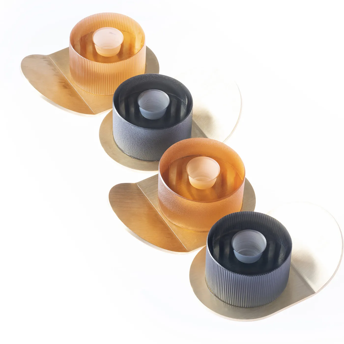 Purho Portacandele Lumino Stripe in acciaio grigio e cristallo di Federico Peri> Candelieri E Portacandele