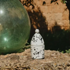 Carola fra i Trulli Portacandele Trullo bianco e nero><noscript><img width=