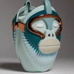 Bosa Primates Kandti Vaso in ceramica azzurra lucida con dettagli in metallo di Elena Salmistraro> Vasi Figurativi