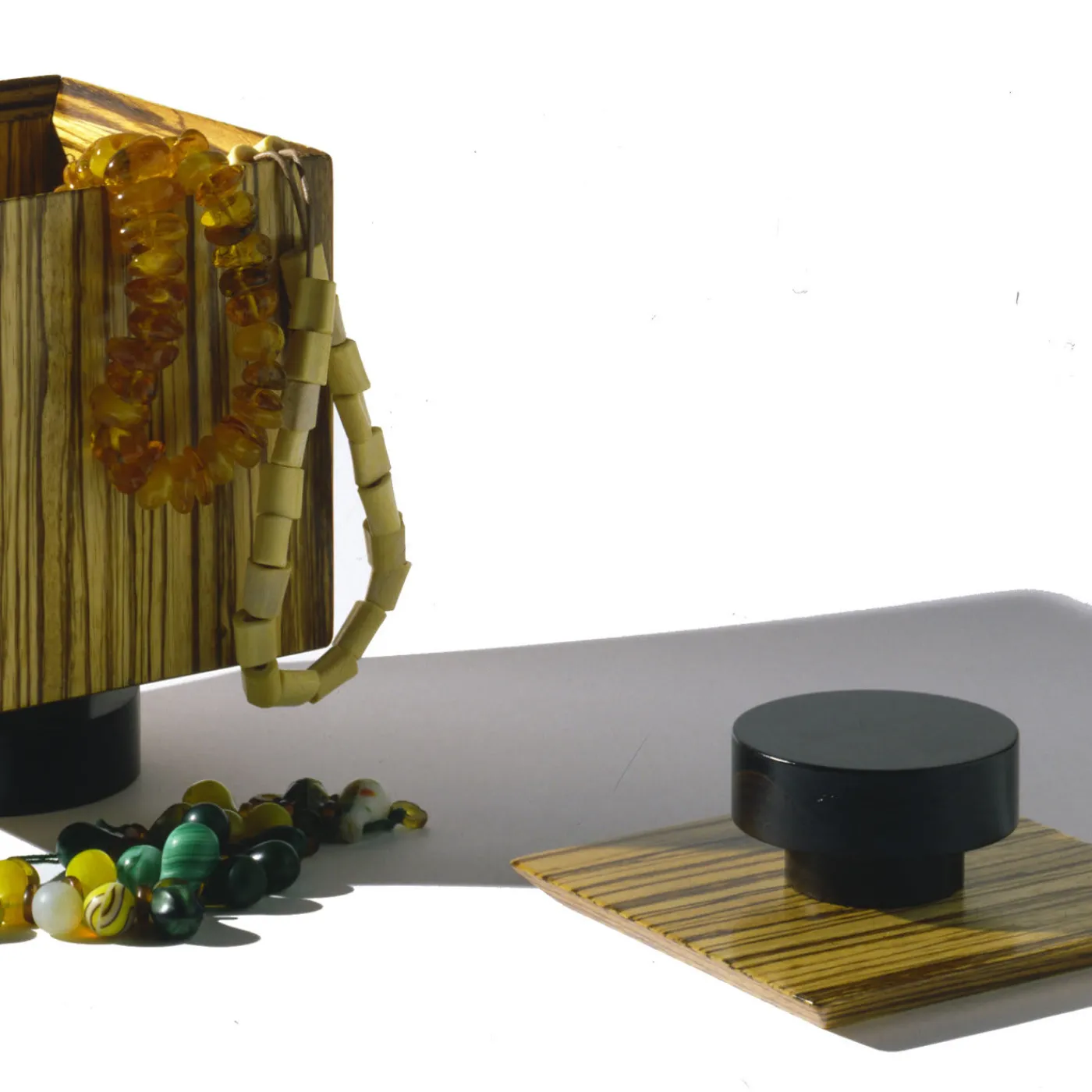 Serafino Zani Scatola Agnese in edizione limitata di Ettore Sottsass> Scatole