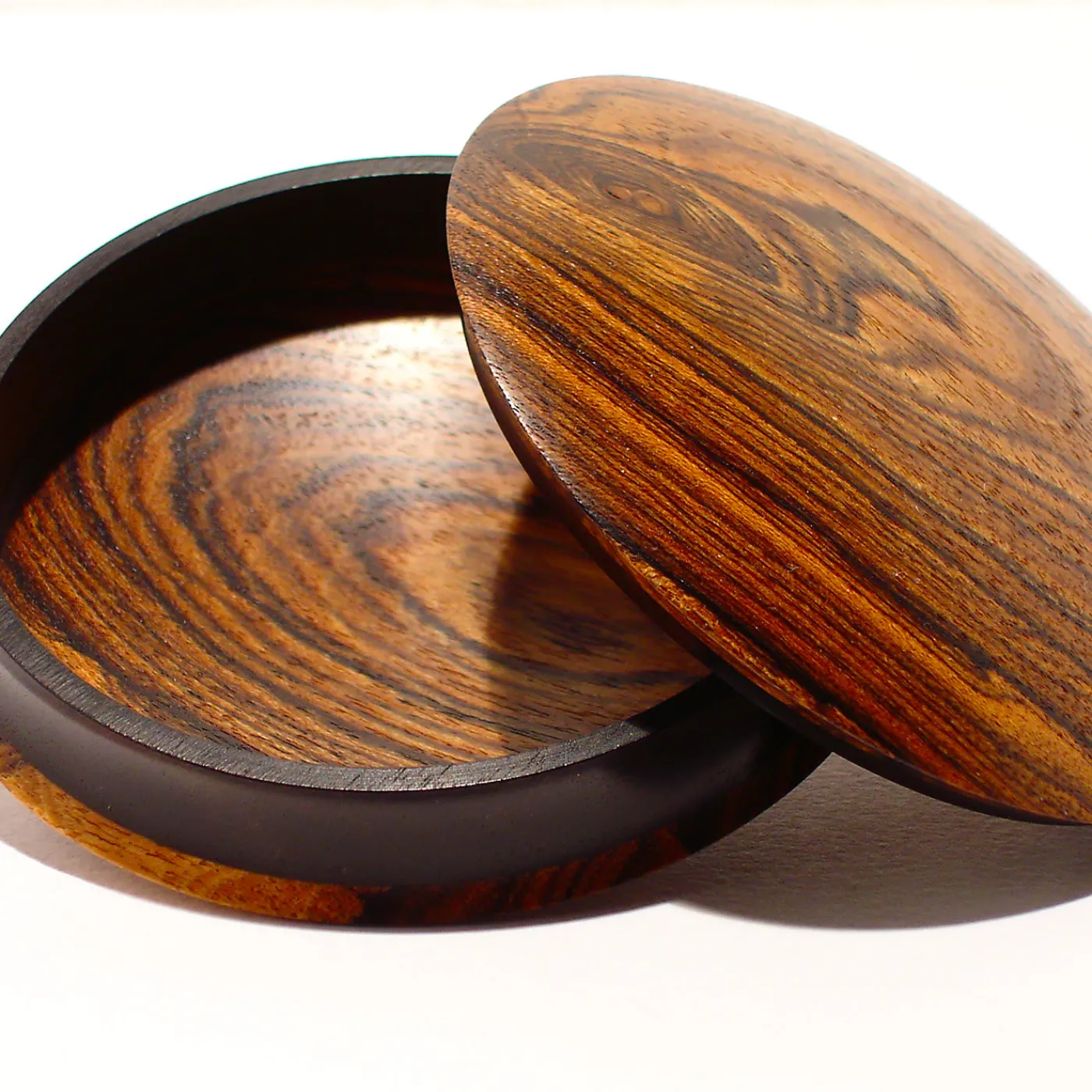 Mauro Sarti Scatola Bombè in Bocote ed Ebano> Scatole