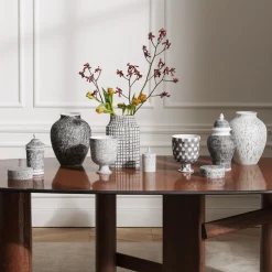 Cassina Scatola rotonda in bianco e nero Post Scriptum di Formafantasma #2><noscript><img width=