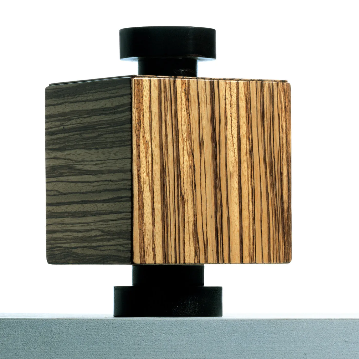 Serafino Zani Scatola Teresa in edizione limitata di Ettore Sottsass> Scatole