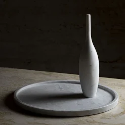 Giovannozzi Marmi Scultura Decorativa Ispirata a una Bottiglia in Travertino> Bottiglie Decorative